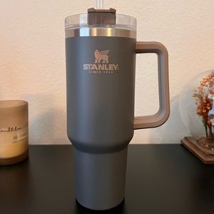 Stanley adventure quencher travel tumblr 40 oz